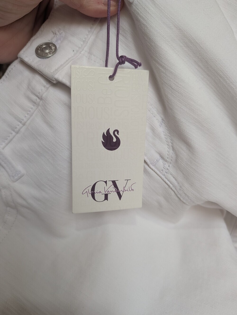 NWT Gloria Vanderbilt Lorelai All Around Slimming Effect White Bermuda Shorts 6P - Picture 10 of 11
